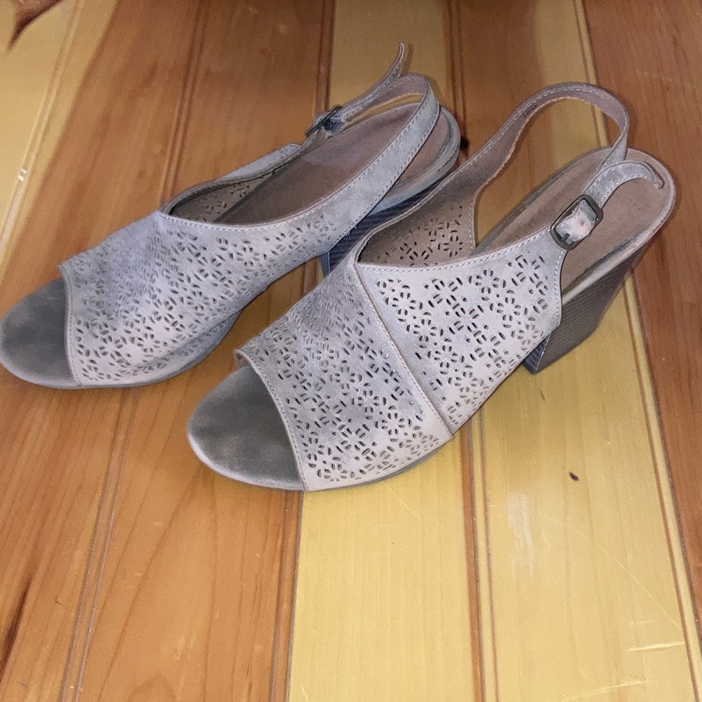 Womens tan sling back heels